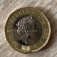 Moneta one pound regina elisabetta 2016
