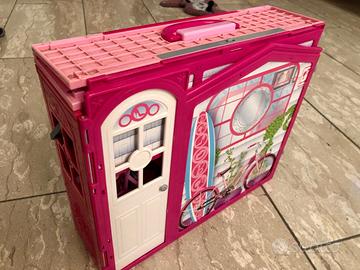 Casa di Barbie pieghevole e portatile