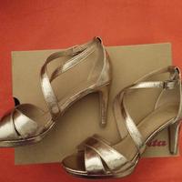 Sandali con tacco Bata