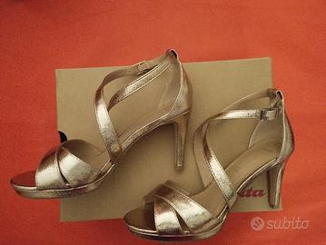 Sandali con tacco Bata