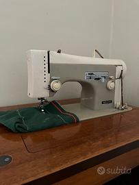 Macchina da cucire Necchi Supernova Julia 267