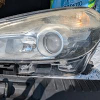 Faro anteriore sx Nissan Qashqai 2010 