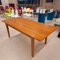 Tavolo allungabile in impiallacciato noce