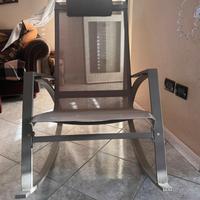 Sedia a dondolo moderna in metallo e tessuto trasp