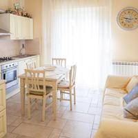 Appartamento centrale per 5, parcheggio, aria cond