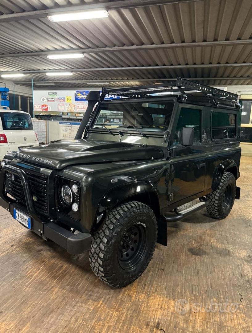Land Rover Defender 90