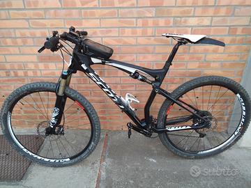 Mtb full carbon biammorttizzata Scott spark 910