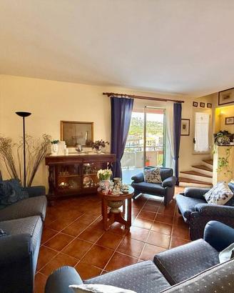 5 Vani con mansarda e garage (Via G.Leonardi)