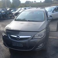 vendiamo ricambi per Opel Astra 