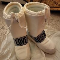 Moschino stivali da neve nuovi bianchi