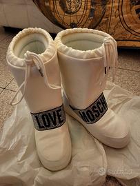 Moschino stivali da neve nuovi bianchi