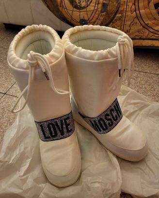 Moschino stivali da neve nuovi bianchi