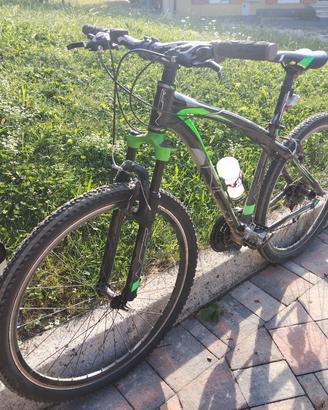 Mountain Bike 27,5 misura 44 bicicletta 

mou