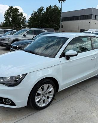 Audi A1 1.6 TDI 90CV -3 PORTE- AMBITION