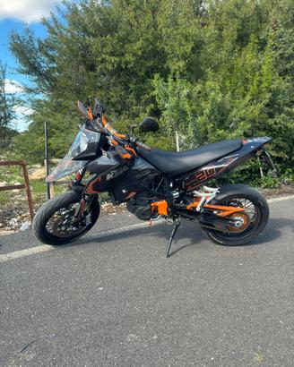 KTM 690 Supermoto
