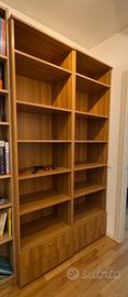 libreria con cassetti colore noce
