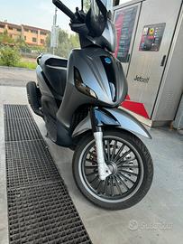 Beverly 300