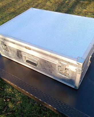 Valigia in alluminio 