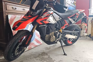 hypermotard 698 RVE 