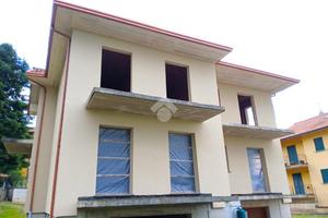 MULTILOCALE A GUBBIO