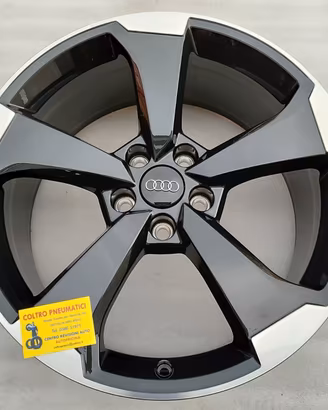 Set Cerchi In Lega NUOVI Da 19 Originali Audi Rs3