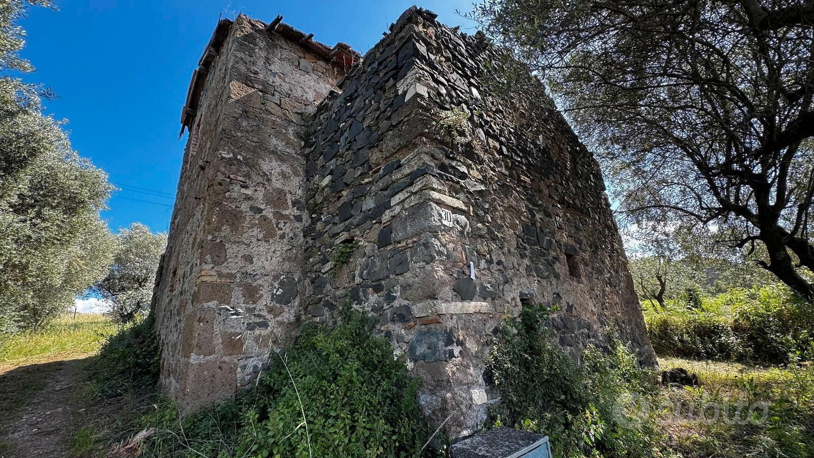 Fabbricato indipendente da ristrutturare - Vista 4