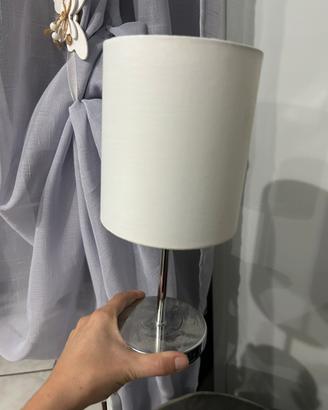 Due lampade per camera da letto