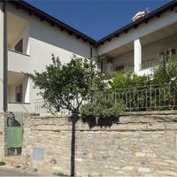 Casa singola con giardino