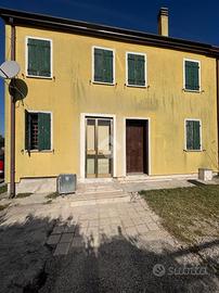 CASA SEMINDIPENDENTE A STANGHELLA