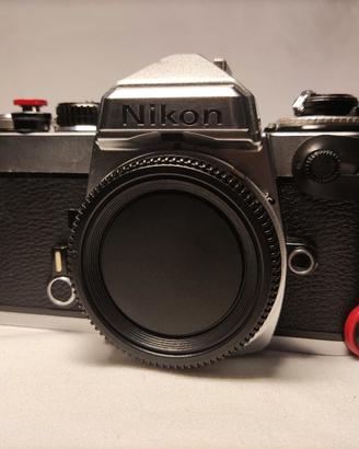 Corredo NIKON analogico