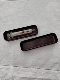 Siringa vintage in vetro completa di scatola 