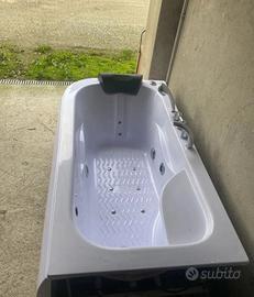 Vasca idromassaggio