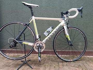 Bici da corsa Cannondale Supersix full carbon