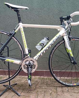 Bici da corsa Cannondale Supersix full carbon