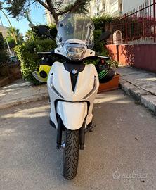 Beverly 300