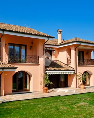 VILLA SINGOLA A TRONZANO VERCELLESE