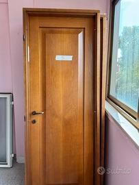 5 porte in legno castagno (4 battenti 1 soffietto)