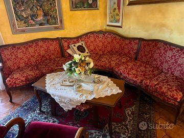 Set divano e due poltrone in stile classico — Tess