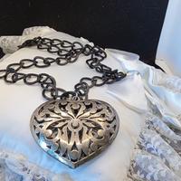 Collana con Grande cuore orientale 