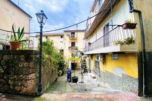 2 LOCALI A PAOLA