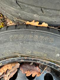 Gomme termiche al 50%  185/65/r15 con cerchi