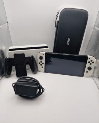 Nintendo Switch Oled Bianca 64 GB + alimentatore