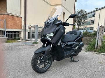 Yamaha xmax tech max 300