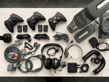 Xbox 360 Elite con controller e molti accessori