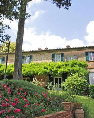 Rustico / Casale di 500 m² con più di 5 locali e b