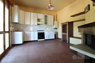 CASA SEMINDIPENDENTE A CAMPLI