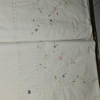 Completo letto matrimoniale ricamato a mano 