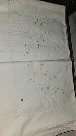 Completo letto matrimoniale ricamato a mano 