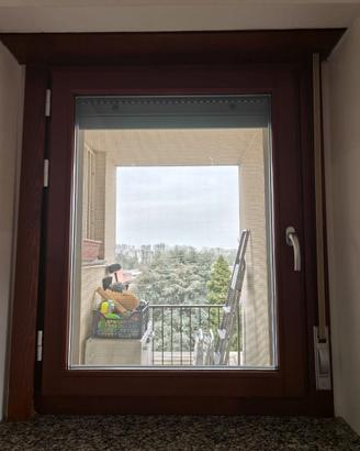 Finestra+Cornice in Legno con Doppio Vetro 92x120