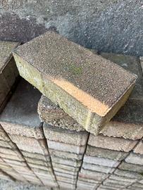 Mattoni autobloccanti